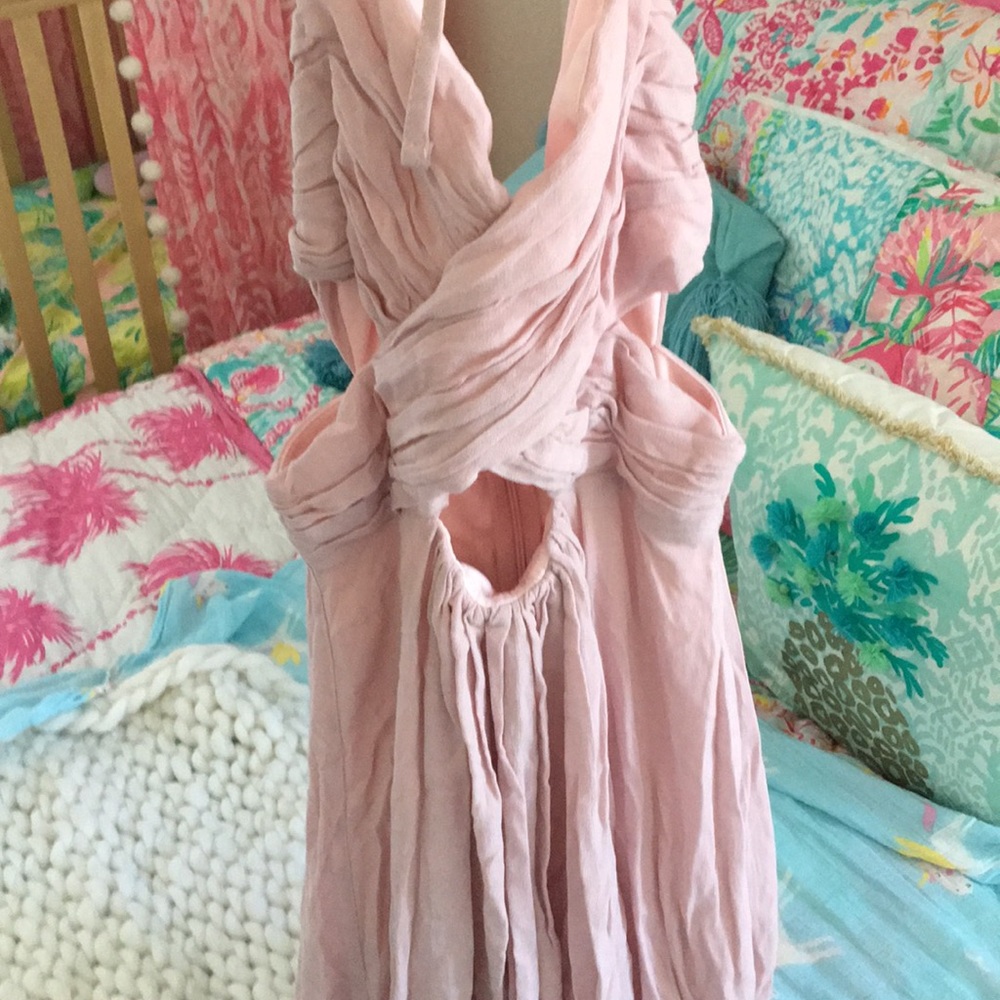 🦄Gorgeous blush TOBI short halter dress NWT